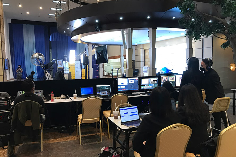 The technical team was there at Bursa Listing Gallery to handle the technical issue and content-related problems that could arise during a broadcast.